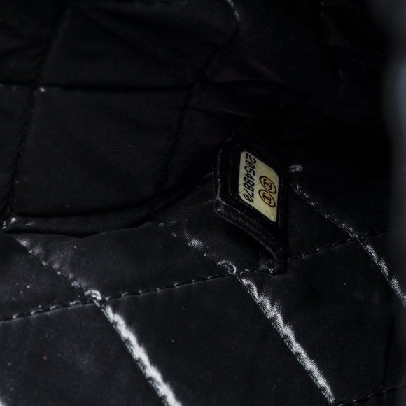 Chanel Quilted Black Patent Leather Large O Case - Picture 10 of 11